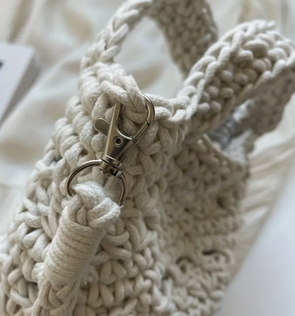 Trendige Geflochtene Schultertasche "Aya"