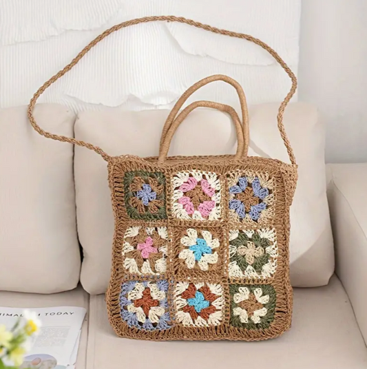 Gehäkelte Tasche im Bohème-Stil